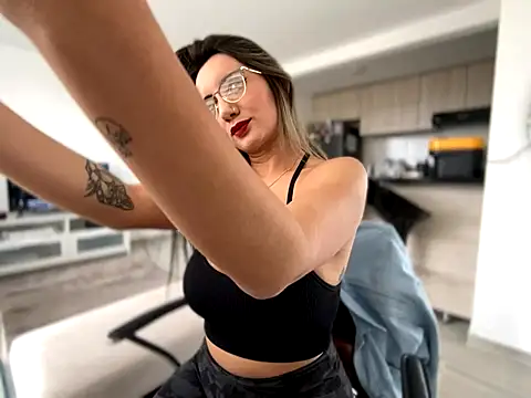 Anny Moore09 online show from 09-08-25, 06:18