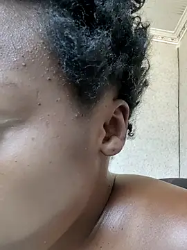 Snapshot of EbonyBuu chatting on 02-09-26, 11:47 EbonyBuu online show from 02-09-26, 11:47