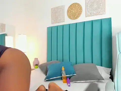 Snapshot of LiamCharlotte45 chatting on 03-23-25, 04:38 LiamCharlotte45 online show from 03-23-25, 04:38