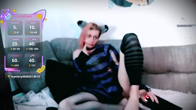 Littlepinkcat online show from 10-16-25, 06:25