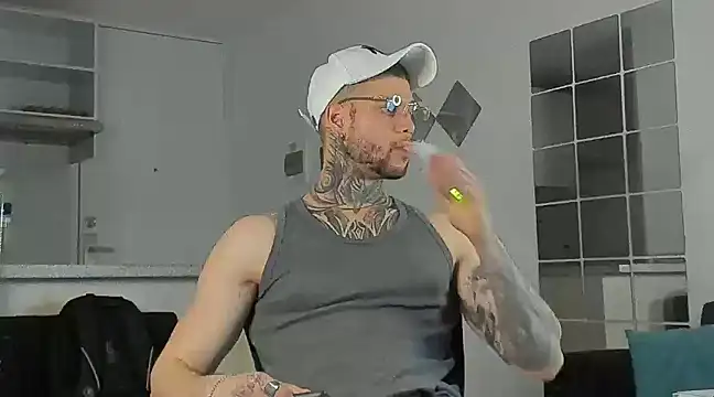 Snapshot of _jamesleandros1 chatting on 12-03-24, 11:57 jamesleandros1 online show from 12-03-24, 11:57