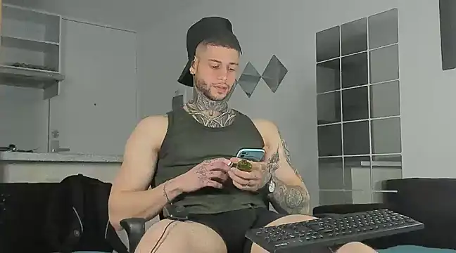 Snapshot of _jamesleandros1 chatting on 12-10-24, 10:26 jamesleandros1 online show from 12-10-24, 10:26