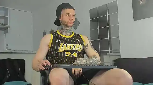 Snapshot of _jamesleandros1 chatting on 12-21-24, 02:47 jamesleandros1 online show from 12-21-24, 02:47