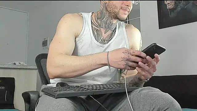 Snapshot of _jamesleandros1 chatting on 01-30-25, 10:51 jamesleandros1 online show from 01-30-25, 10:51