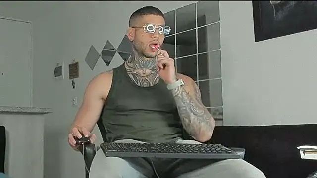 Snapshot of _jamesleandros1 chatting on 02-20-25, 05:33 jamesleandros1 online show from 02-20-25, 05:33