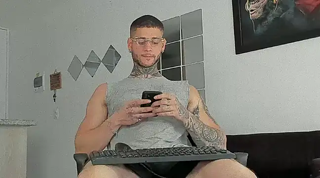 Snapshot of _jamesleandros1 chatting on 03-01-25, 08:31 jamesleandros1 online show from 03-01-25, 08:31