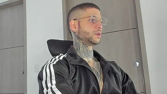 Snapshot of _jamesleandros1 chatting on 09-08-25, 05:12 jamesleandros1 online show from 09-08-25, 05:12