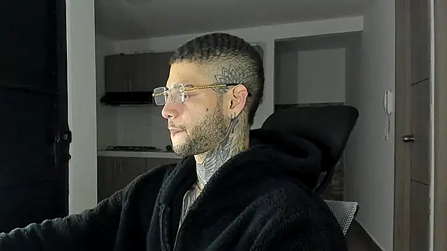 Snapshot of _jamesleandros1 chatting on 09-10-25, 12:43 jamesleandros1 online show from 09-10-25, 12:43