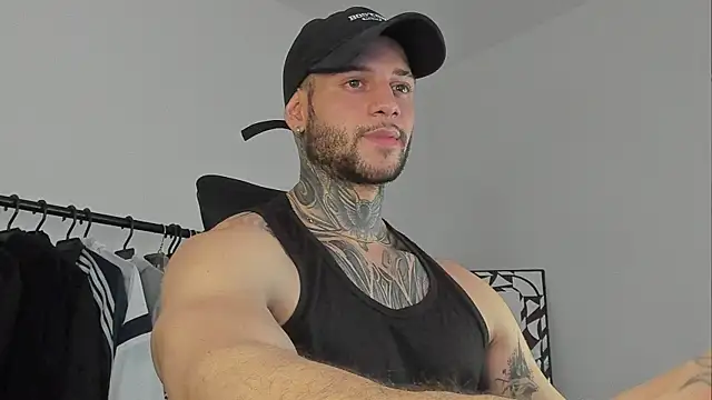 Snapshot of _jamesleandros1 chatting on 10-11-25, 05:11 jamesleandros1 online show from 10-11-25, 05:11