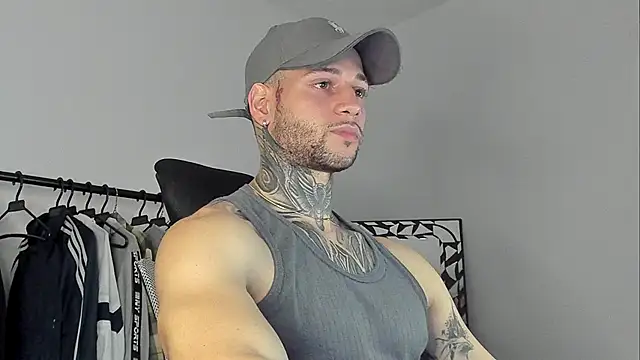 Snapshot of _jamesleandros1 chatting on 10-22-25, 02:01 jamesleandros1 online show from 10-22-25, 02:01