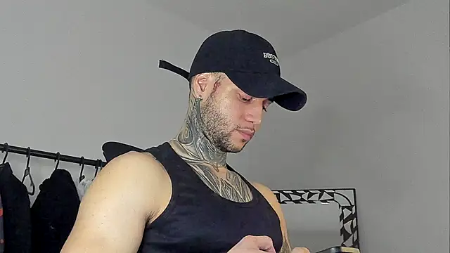 Snapshot of _jamesleandros1 chatting on 10-24-25, 03:36 jamesleandros1 online show from 10-24-25, 03:36