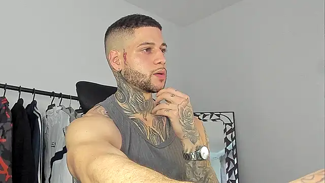 Snapshot of _jamesleandros1 chatting on 10-28-25, 08:55 jamesleandros1 online show from 10-28-25, 08:55