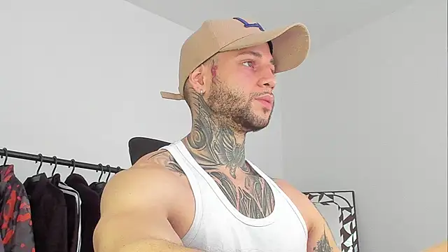 Snapshot of _jamesleandros1 chatting on 11-07-25, 05:35 jamesleandros1 online show from 11-07-25, 05:35