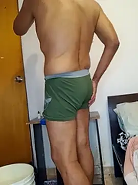 Snapshot of Daddy1972 chatting on 01-03-25, 10:08 Daddy1972 online show from 01-03-25, 10:08