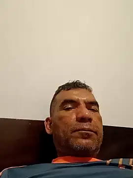 Snapshot of Daddy1972 chatting on 01-04-25, 11:38 Daddy1972 online show from 01-04-25, 11:38