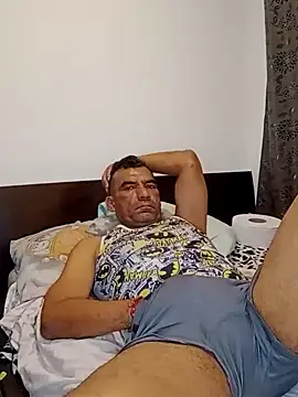 Snapshot of Daddy1972 chatting on 01-08-25, 12:28 Daddy1972 online show from 01-08-25, 12:28