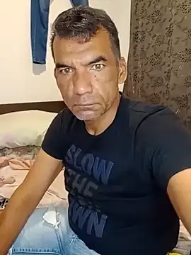 Snapshot of Daddy1972 chatting on 01-31-25, 08:12 Daddy1972 online show from 01-31-25, 08:12