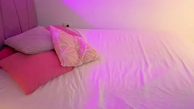 PIA STONE online show from 02-02-26, 09:02