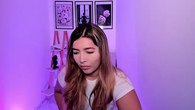 Snapshot of sofihill01 chatting on 10-07-25, 07:22 sofihill01 online show from 10-07-25, 07:22