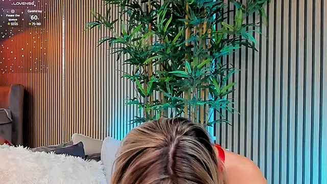 Avril Cyrus online show from 02-05-25, 11:44