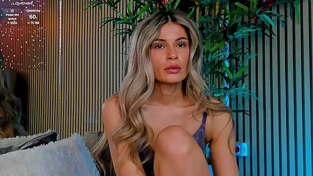 Avril Cyrus online show from 02-18-25, 10:16