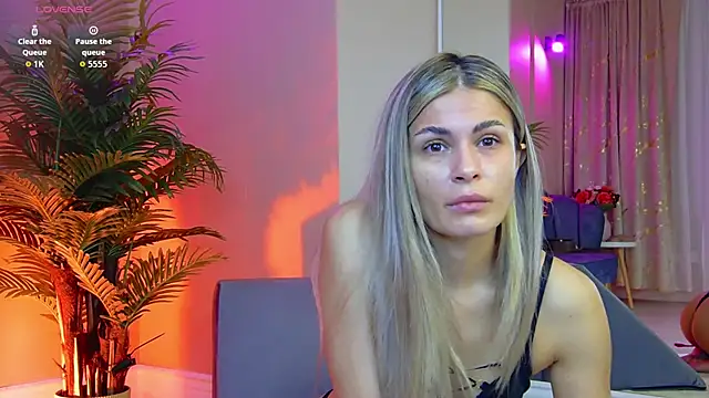 Avril Cyrus online show from 10-27-25, 07:45