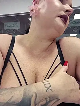 GeorgiaLerox online show from 12-15-25, 01:26