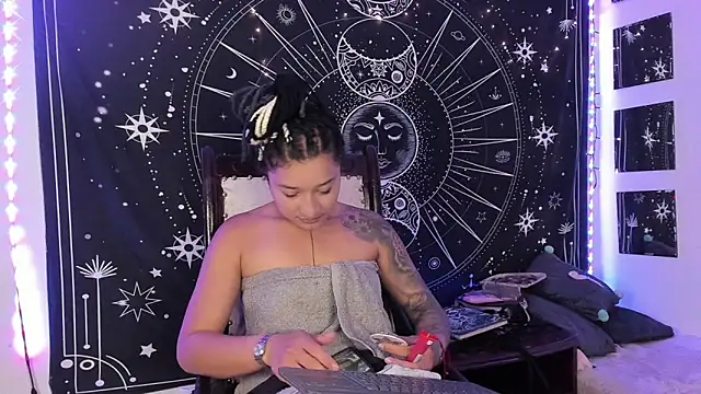 Eva Lee  online show from 10-01-25, 08:31