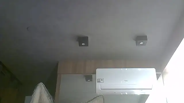 Skinny-Kitten online show from 12-22-25, 12:18