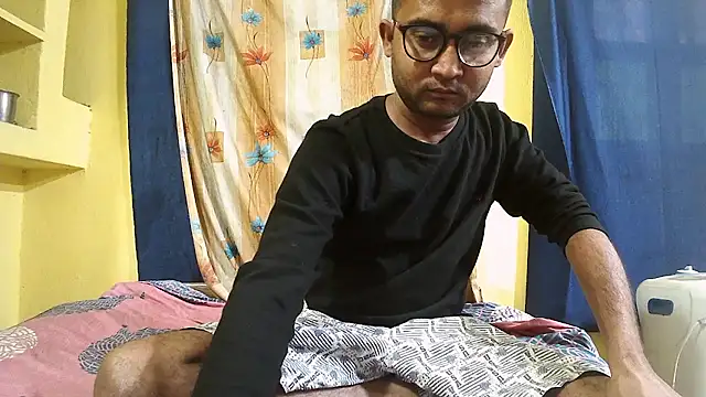 Snapshot of Cute_boy2000 chatting on 01-21-25, 11:24 Cute boy2000 online show from 01-21-25, 11:24