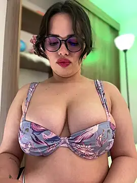 Snapshot of andra_rose chatting on 01-09-25, 11:02 andra rose online show from 01-09-25, 11:02