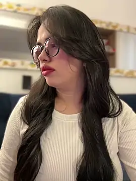 Snapshot of andra_rose chatting on 02-12-25, 11:09 andra rose online show from 02-12-25, 11:09