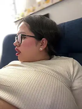 Snapshot of andra_rose chatting on 02-18-25, 10:58 andra rose online show from 02-18-25, 10:58