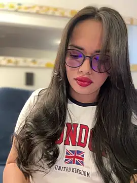 Snapshot of andra_rose chatting on 02-26-25, 11:04 andra rose online show from 02-26-25, 11:04