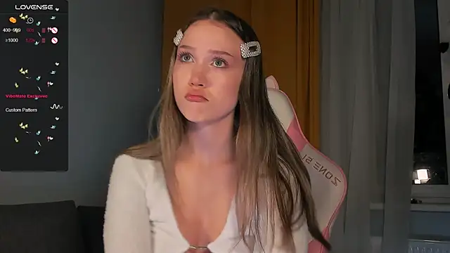 Snapshot of Amelia_Lein chatting on 01-27-25, 11:33 Amelia Lein online show from 01-27-25, 11:33