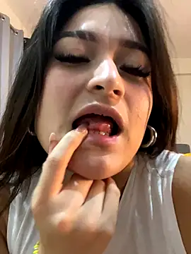 LuceroRm online show from 09-21-25, 03:52