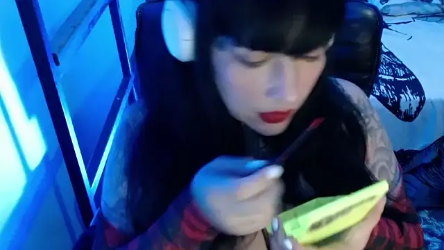 VampGirl1 online show from 02-04-25, 12:08