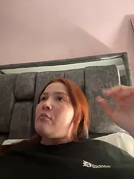 Snapshot of EmilyBarragan chatting on 02-12-25, 01:52 EmilyBarragan online show from 02-12-25, 01:52