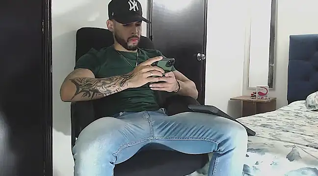 Snapshot of danielconor_26 chatting on 12-28-24, 12:04 danielconor 26 online show from 12-28-24, 12:04