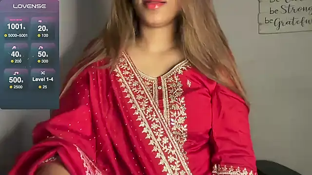 Snapshot of Queen_Sakhi chatting on 01-12-25, 09:40 Queen Sakhi online show from 01-12-25, 09:40