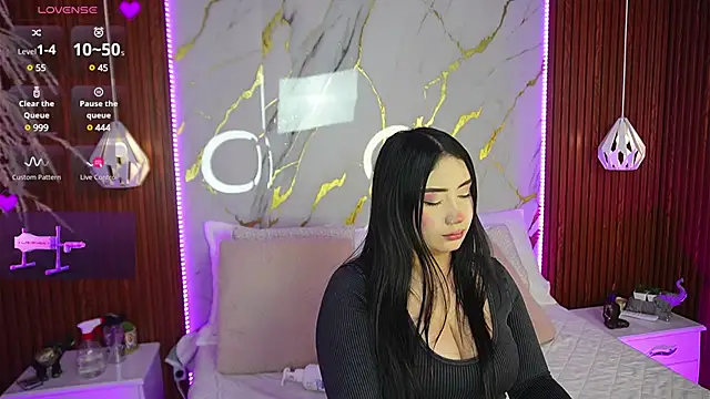 haylie  online show from 12-14-24, 03:07