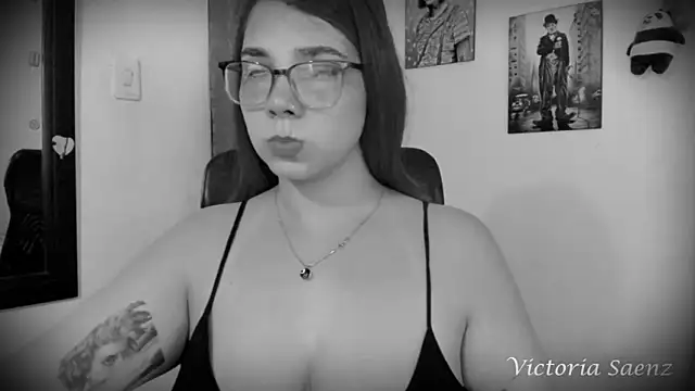 victoriaasaenz  online show from 02-13-25, 12:57
