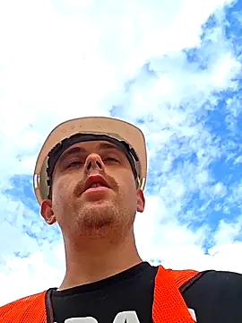 Snapshot of stonerkid578 chatting on 10-09-25, 03:32 stonerkid578 online show from 10-09-25, 03:32