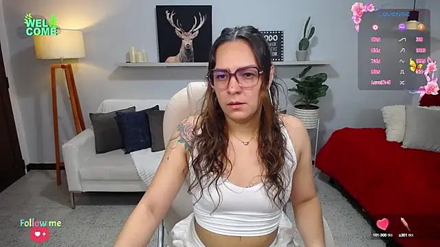 Snapshot of Bianca____ chatting on 10-15-25, 01:06 Bianca online show from 10-15-25, 01:06