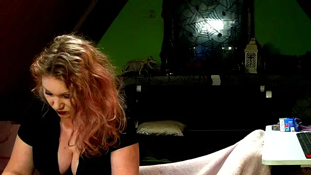 xNaughtyNatali online show from 03-17-25, 12:30