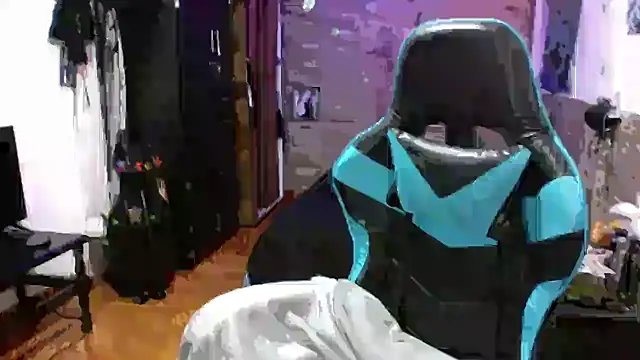 AngelaQueen  online show from 10-19-25, 04:40