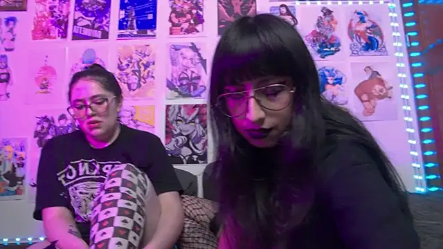 Snapshot of snowblack_ chatting on 01-02-25, 01:30 snowblack  online show from 01-02-25, 01:30