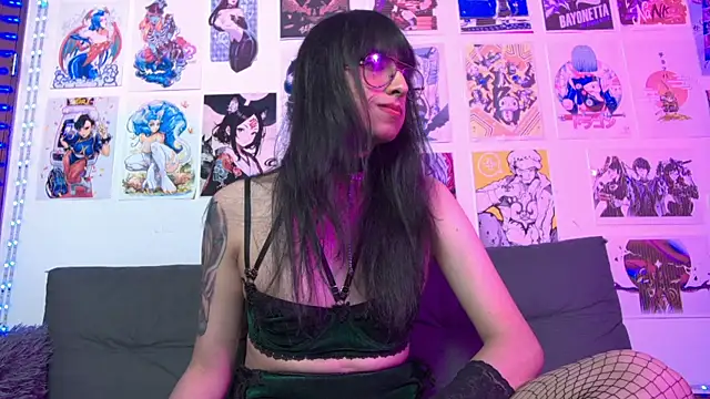 Snapshot of snowblack_ chatting on 02-12-25, 12:37 snowblack  online show from 02-12-25, 12:37