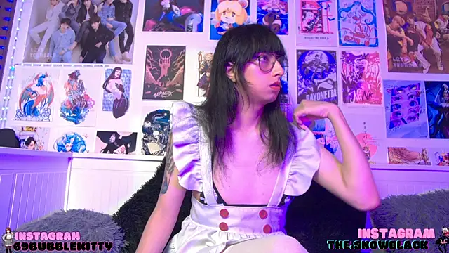 Snapshot of snowblack_ chatting on 03-16-25, 02:44 snowblack  online show from 03-16-25, 02:44