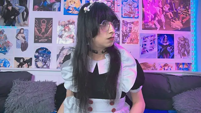 Snapshot of snowblack_ chatting on 09-13-25, 02:06 snowblack  online show from 09-13-25, 02:06